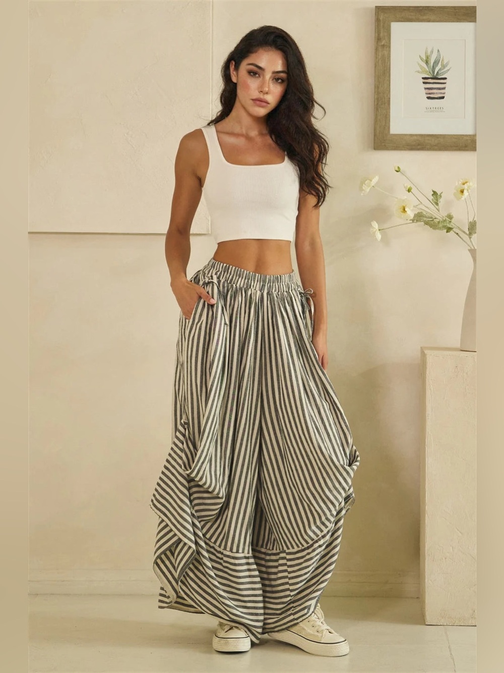 Float Down the Line Adjustable Leg Pant
- Cream & Black